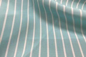 Голубая ткань со светлой полоской